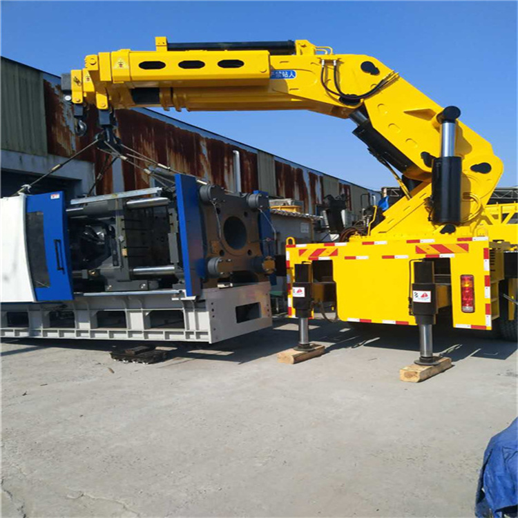 南县 大吨位折臂吊出租费用解析：一小时租赁多少钱