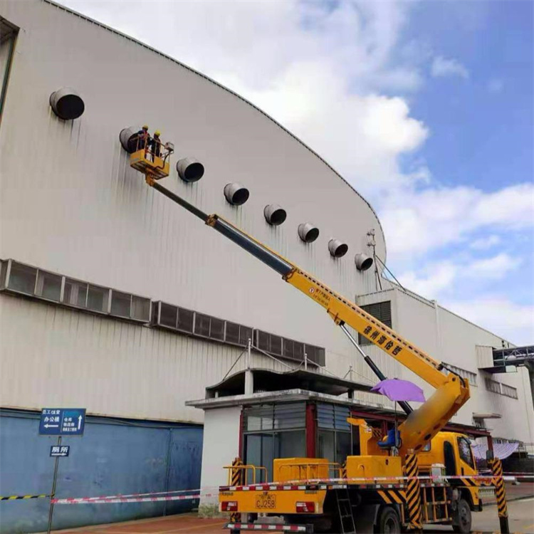 南县高空作业车出租服务：专业广告牌安装解决方案