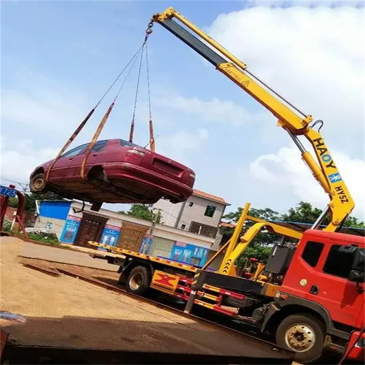 南县吊车吊汽车的正确方法